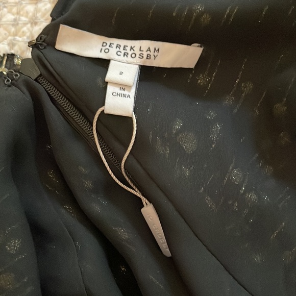 DEREK LAM 10 CROSBY Sleeveless V-Neck Metallic Ruffle Top - Picture 12 of 12